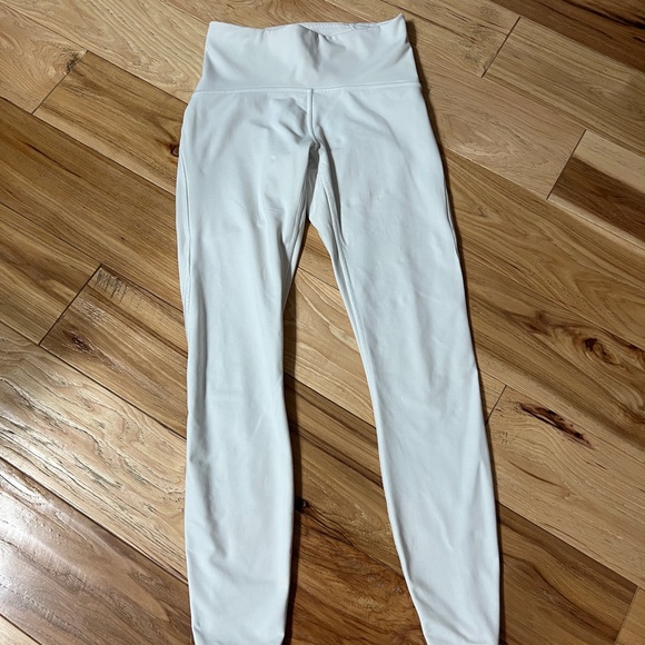 Lululemon White 7/8ths mid-ride leggings. - Picture 2 of 5